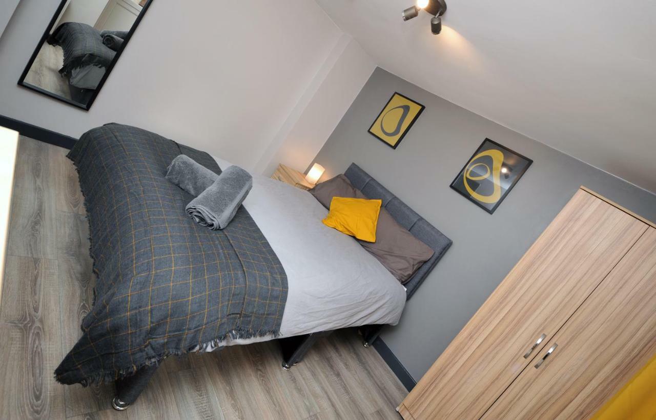 Stone'S Throw City Centre - Tv In Every Bedroom! Swansea Exterior photo