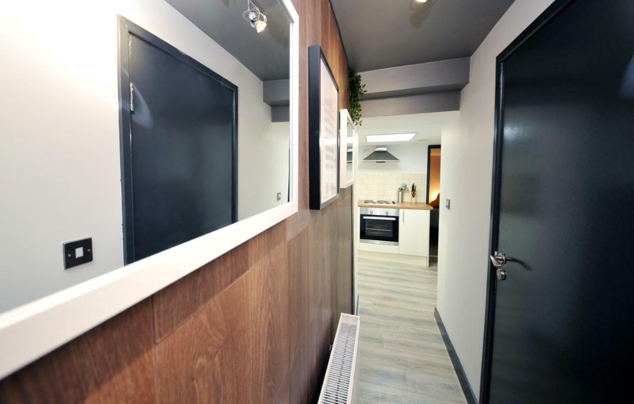 Stone'S Throw City Centre - Tv In Every Bedroom! Swansea Exterior photo