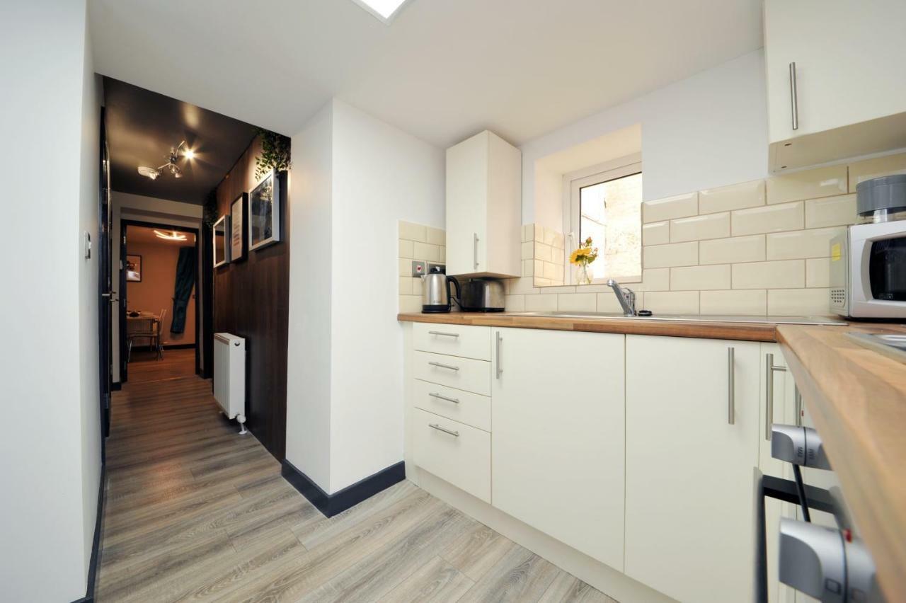 Stone'S Throw City Centre - Tv In Every Bedroom! Swansea Exterior photo