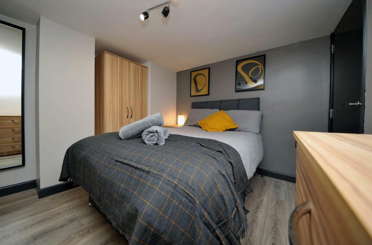 Stone'S Throw City Centre - Tv In Every Bedroom! Swansea Exterior photo